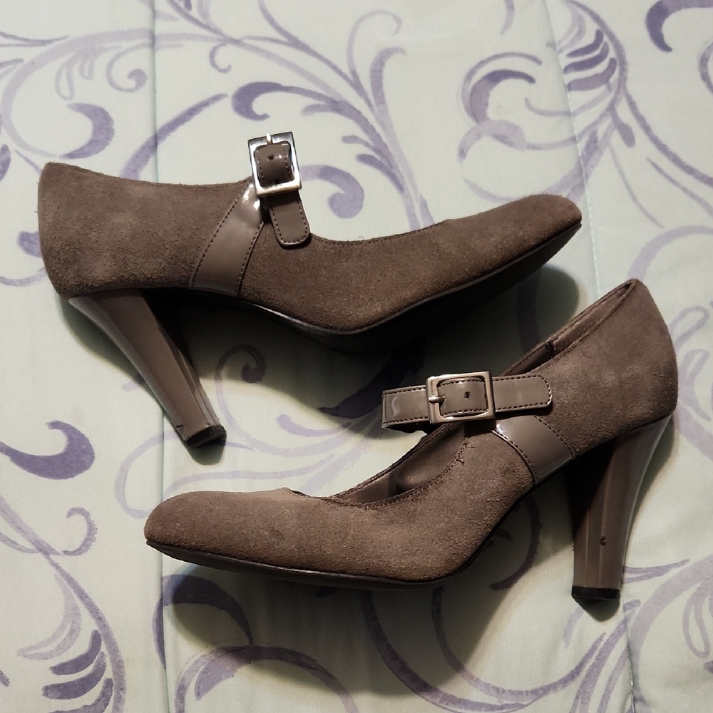 Elegant Grey Heels